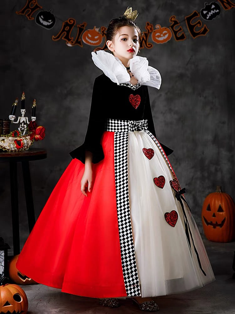 Halloween children's costume; Girl Costume as Queen of Hearts